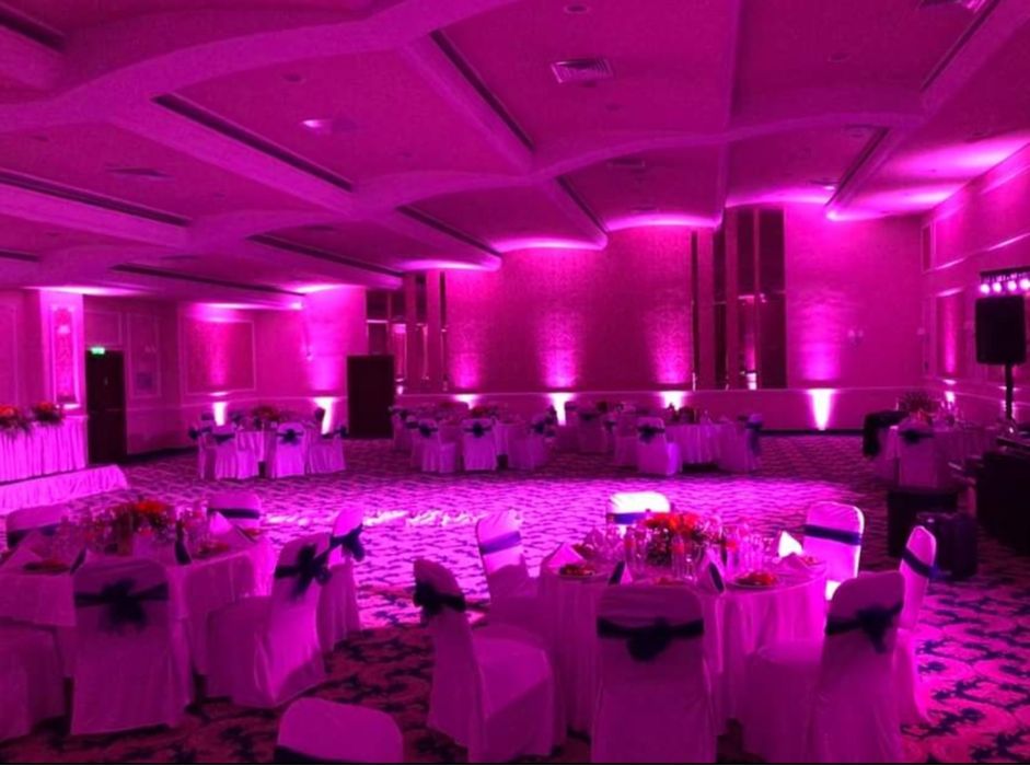 Парти и сватбена агенция S.M.Sound Ltd.DJ за вашето парти мероприятие.