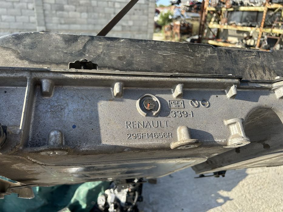 Продавам батeрия за Renault Captur hibrid