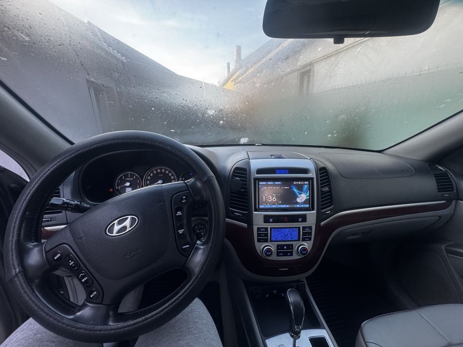 Vand Hyundai Santa fe 2.2 diesel ,4X4  5000 euro usor negociabil