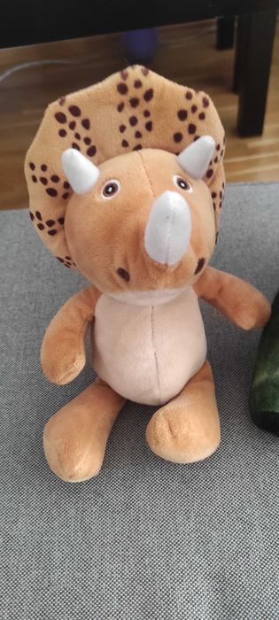 De vanzare 3 dinozauri plus