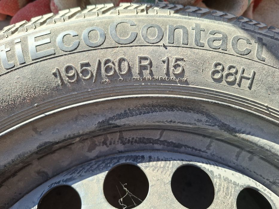 Покрышка с дисками НОВЫЙ 1штук 195/60/15