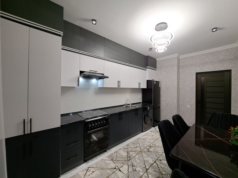 3 xonali kvartira sotiladi