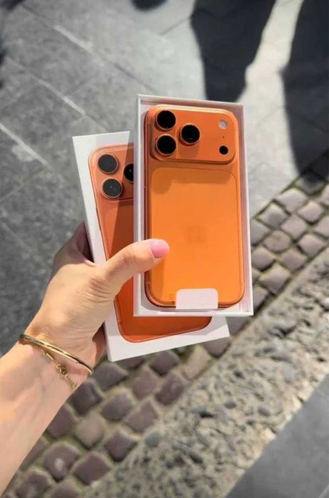 IPHONE XR в корпусе 17 pro max/оригинал