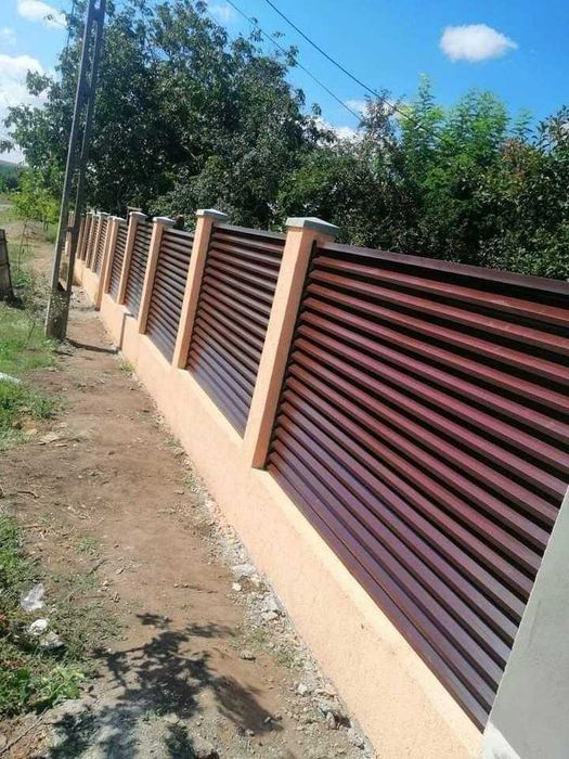 Construim garduri si porti din sipca metalica, panouri stil jaluzele,