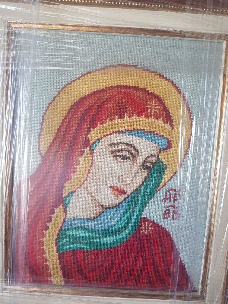 Нов гоблен  с рамка Богородица