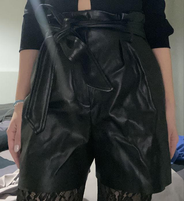 Къси кожени гащи Zara размер XS
