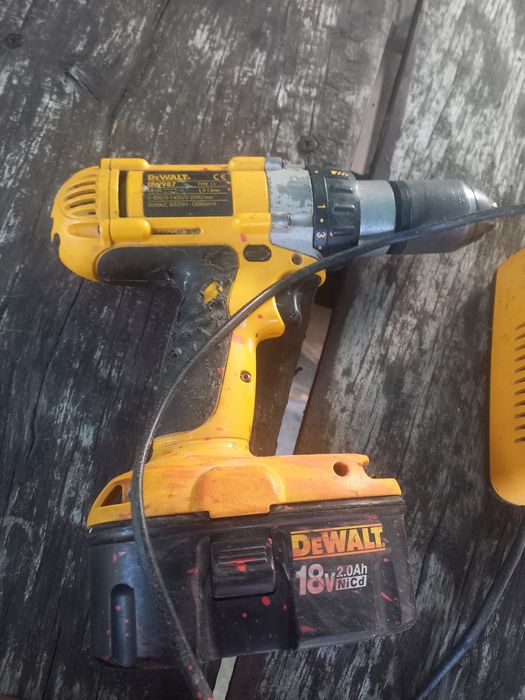 Autofiletantă Dewalt cu încărcător