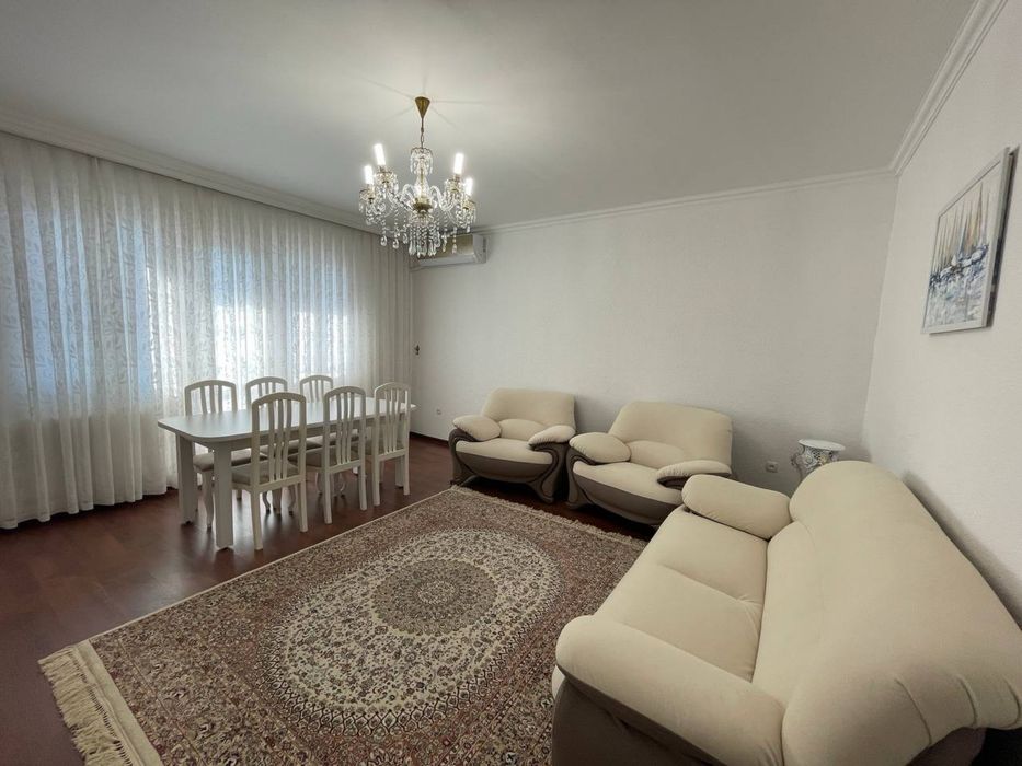 Продается 2 х ком метро новза с мебелью