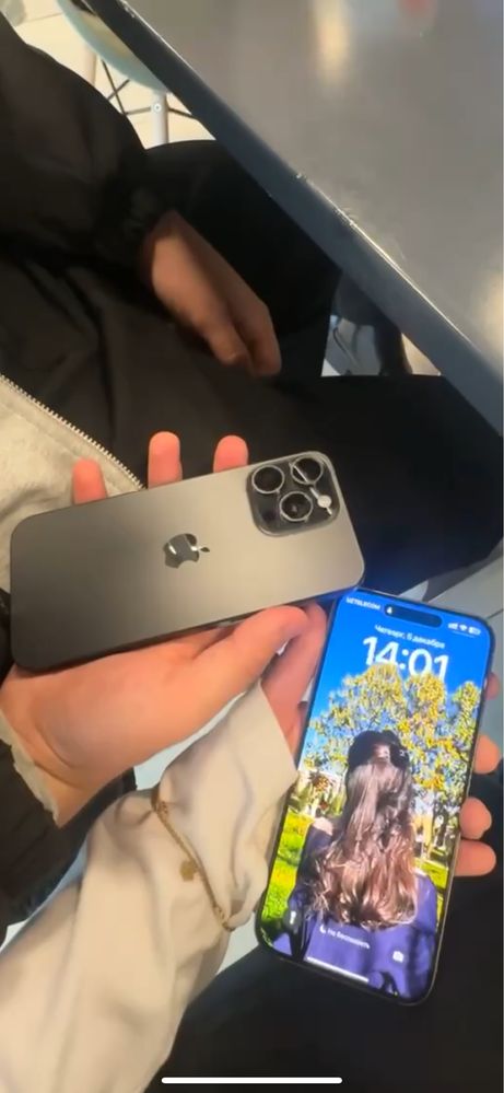 Iphone 15 pro max qora