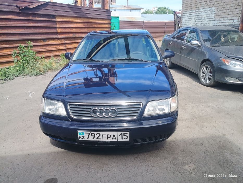 Продам Ауди а6,объем 2.6,кожаный салон , полный электропакет