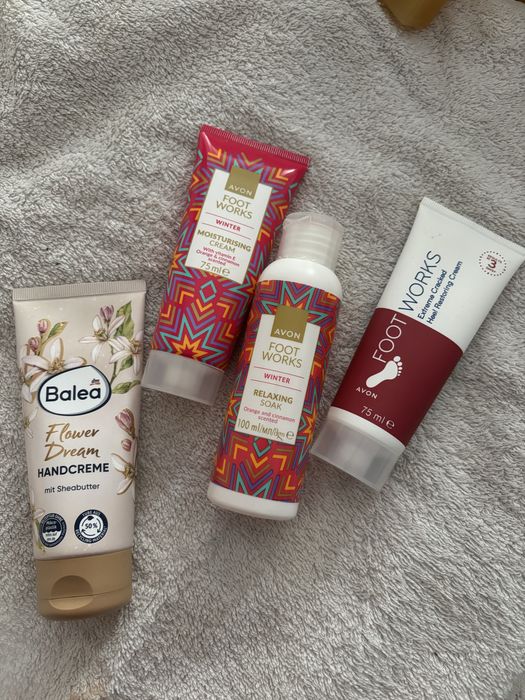 Set crema hidratanta +lotiune (cadou celelalte creme )