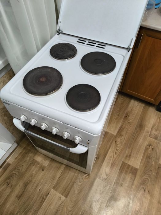 Продаю электро плиту