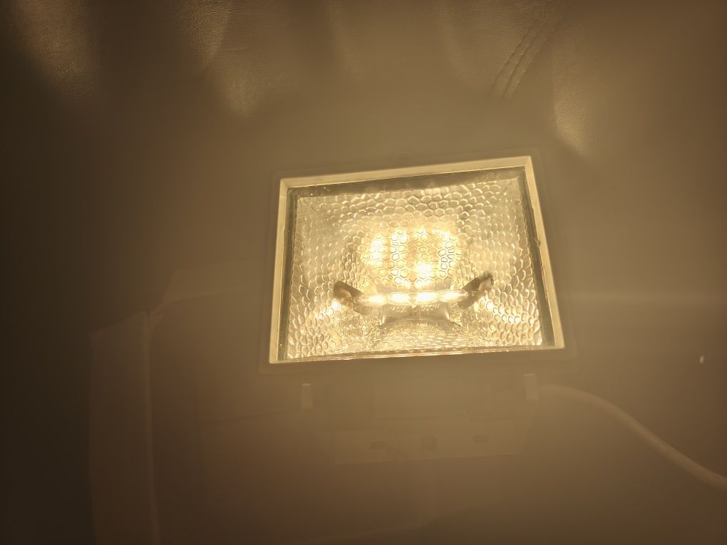 Proiector halogen
