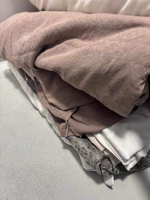 Отдам за 500 тенге постельное , турция все в хорошем состоянии