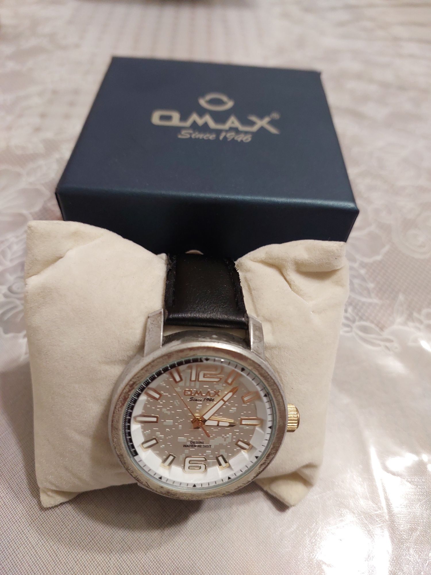 Продам часы Omax Since 1946
