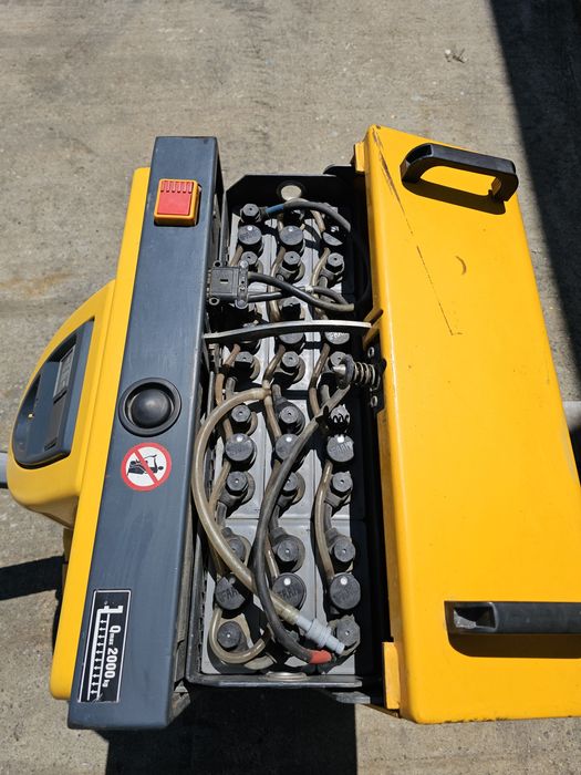 Transpaleta electrica Jungheinrich 2T