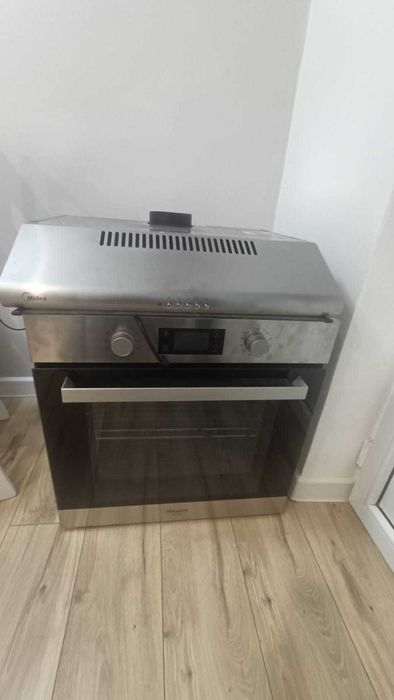 духовой шкаф и Вытяжка