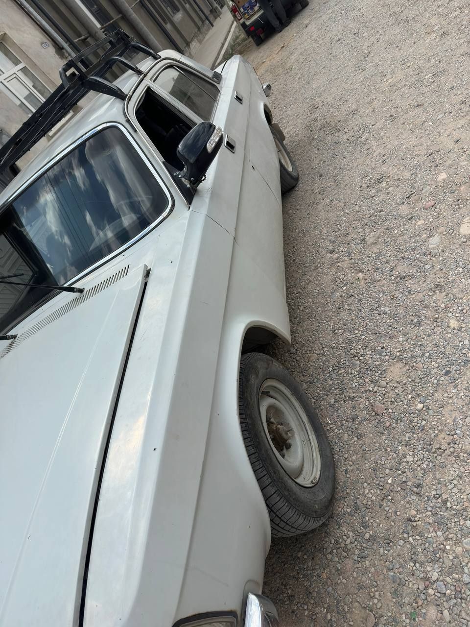 Sotiladi volga yaxshi moshina