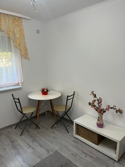 Închiriez garsonieră Vasile Aaron