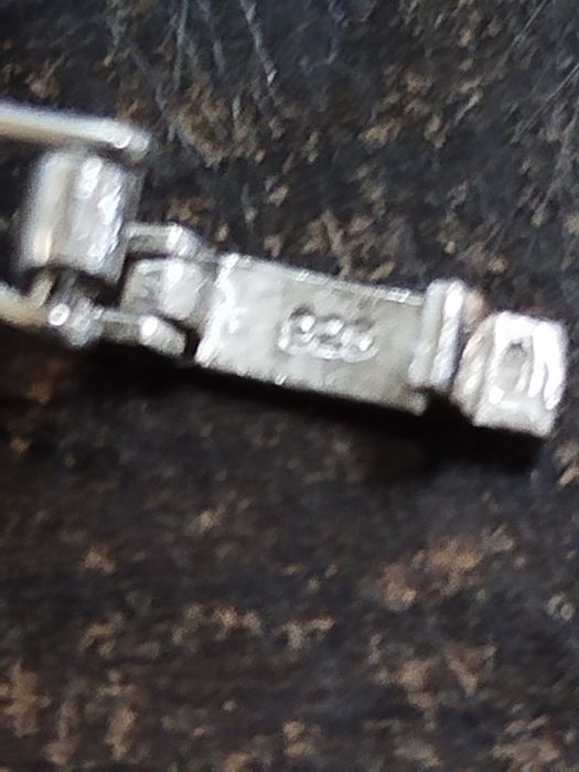 Vând colier nou din argint