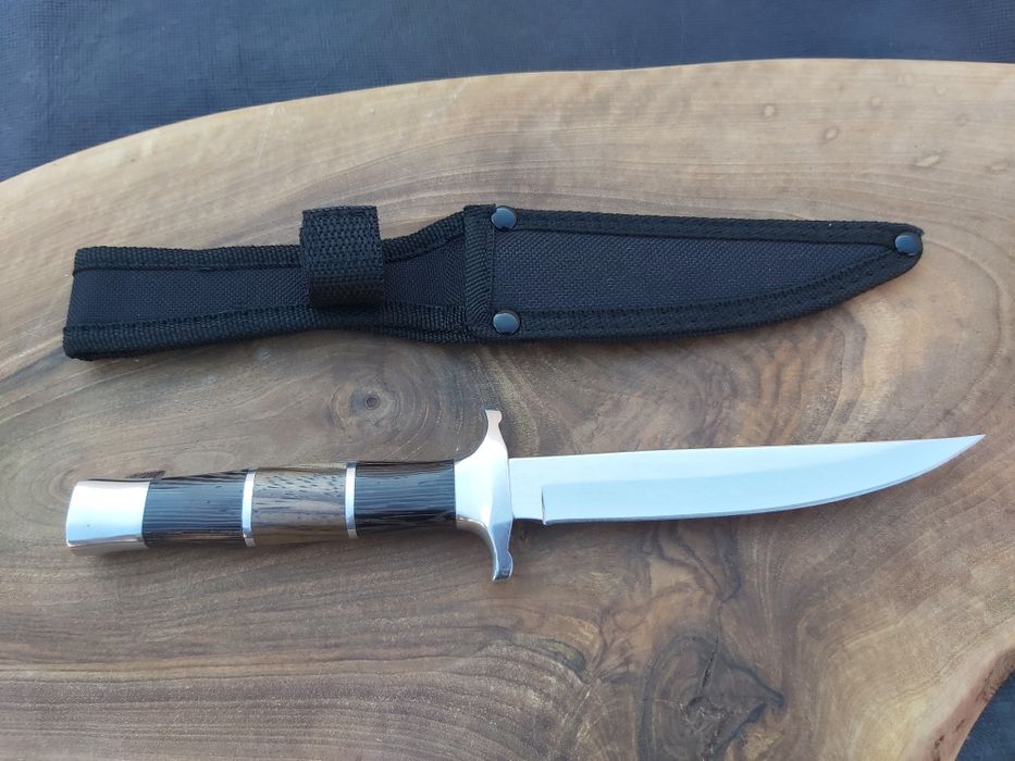 Ловен нож с текстилна кания