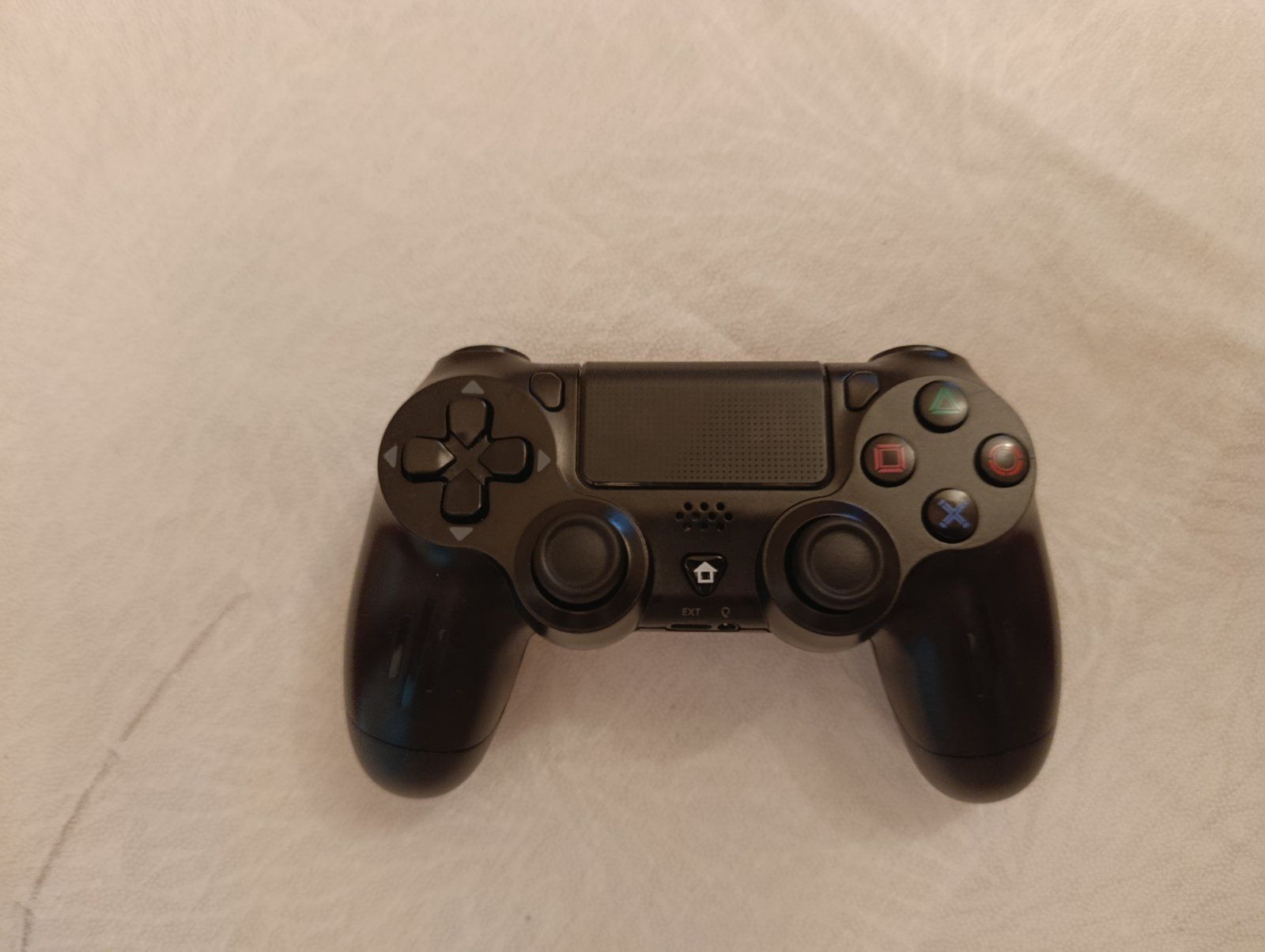 PS4 PRO конзола 1 ТВ с джойстик и 2 игри
