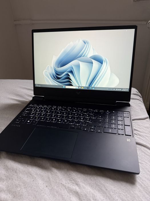 Laptop Gaming HP Victus 15-fb1107nq