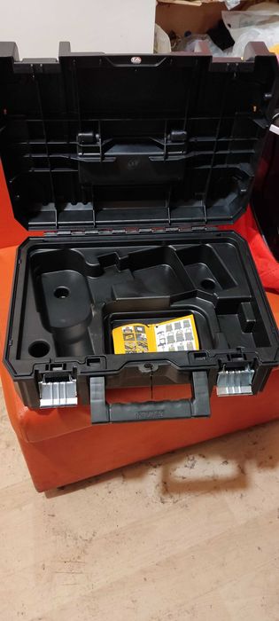 DeWalt куфар нов DCF899P2/ DCF887P2