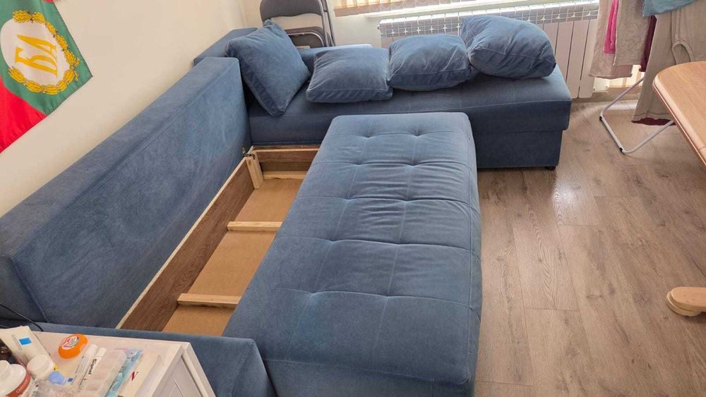 Син диван, ползван 2 години, много добро състояние