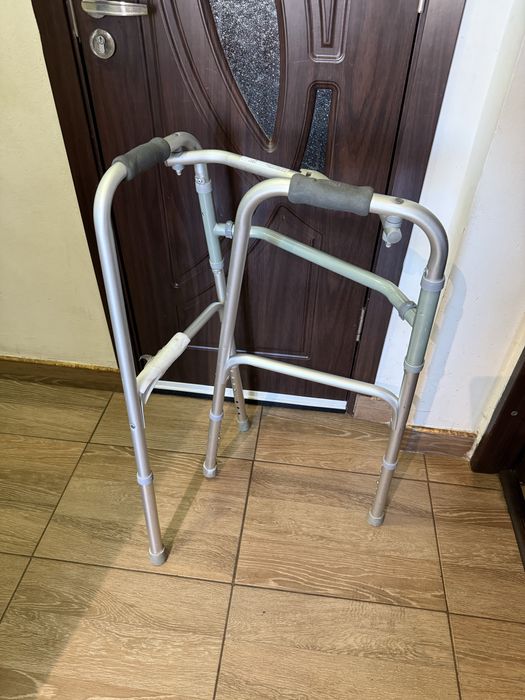 Cadru din aluminiu ajutor deplasae