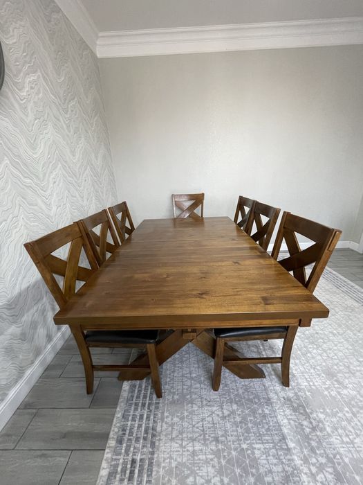 Продам добротный стол со стульями из чистого дерева