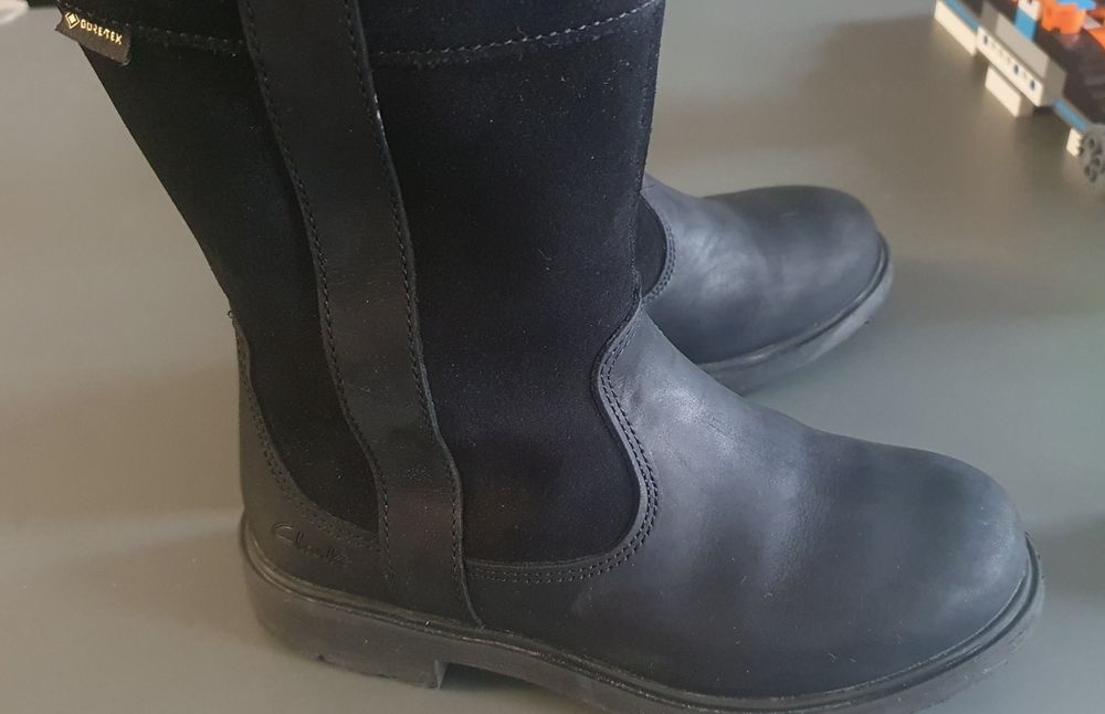 Кожени ботуши Clarks