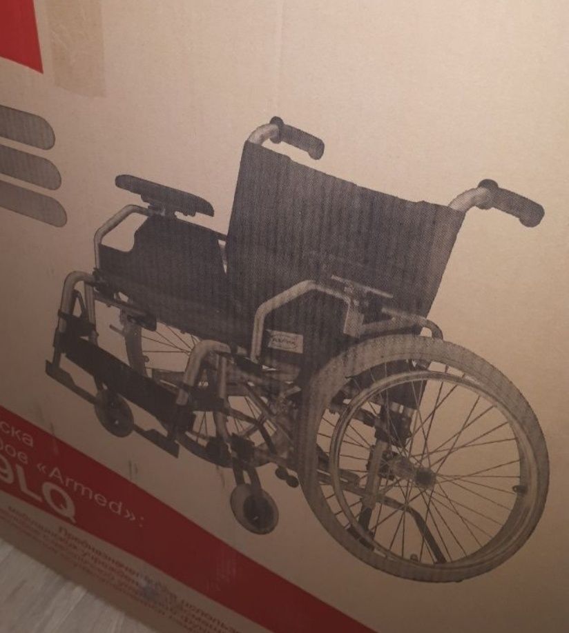 Продам инвалидную коляску,  новая