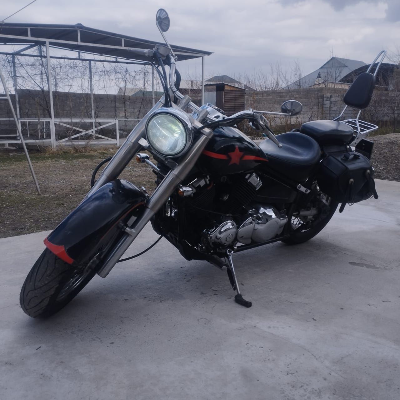 Yamaha XVS-400 Drag Star.