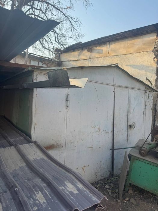 Гараж сотилади 20кв