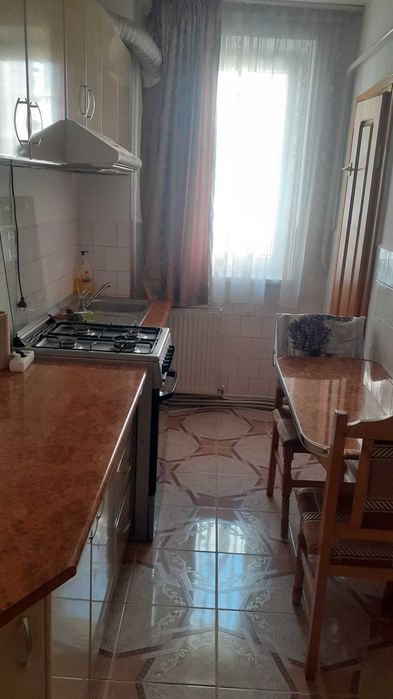 Vând apartament 3 camere
