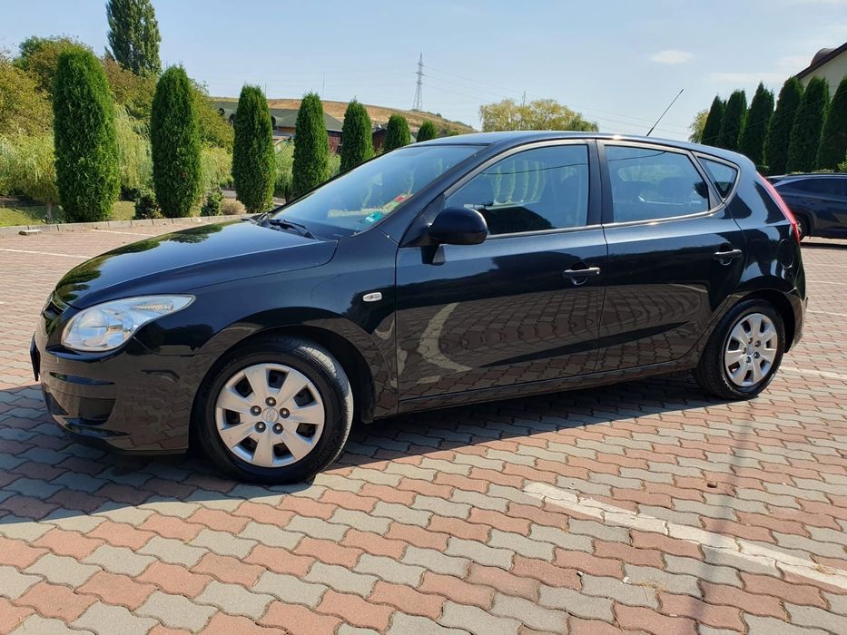 -Hyundai i30 facelift-1.4benzina-107cai-euro4-2008-germania adus-