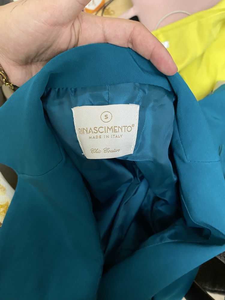 Продам вещи, хорошего качества, по доступной цене, почти не ношеные.