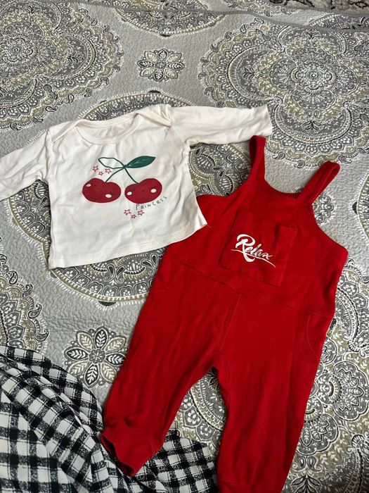 Подходит до 8 месяцев, состояние отличное, цена 40 тысяч.