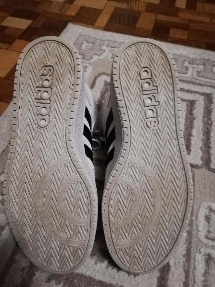 Adidas бели кецове