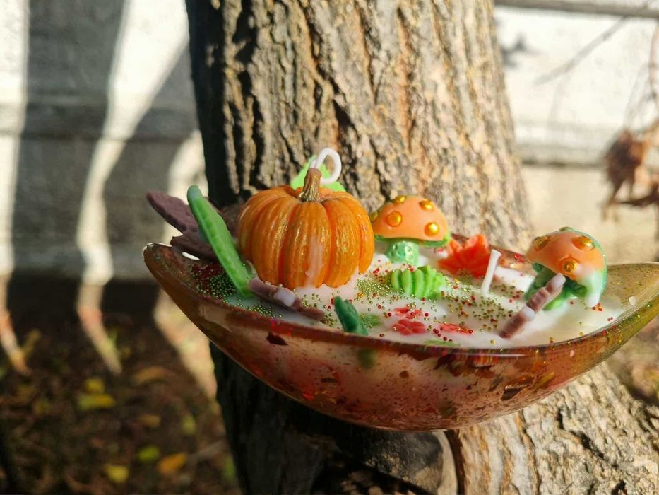 Lumanari parfumate in recipiente din rasina epoxidica reutilizabile