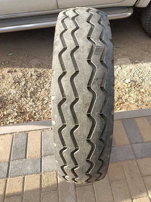 ОДНА сельхозшина (8.25-15) модель Я-372 (СССР).