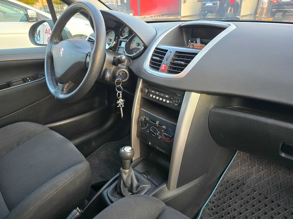 Пежо 207, бензин 1.4