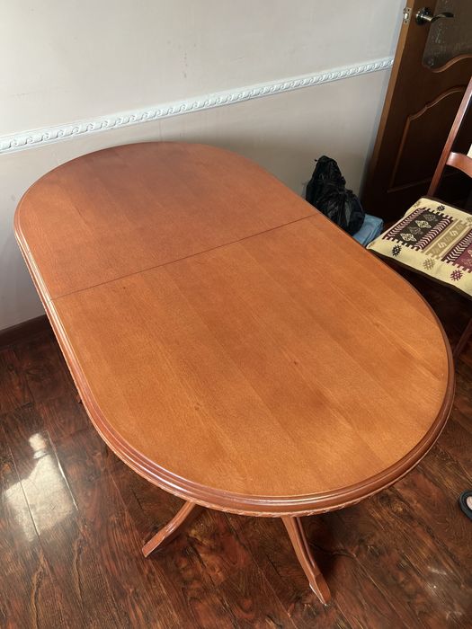 Продается стол из чистого дерева