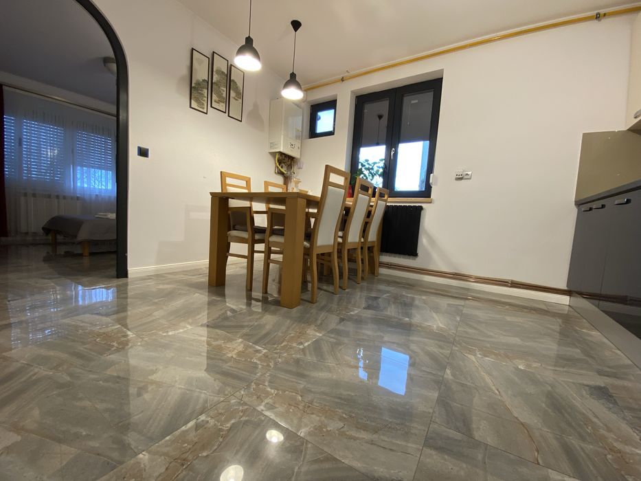 Inchiriez apt. 3 camere, Deva