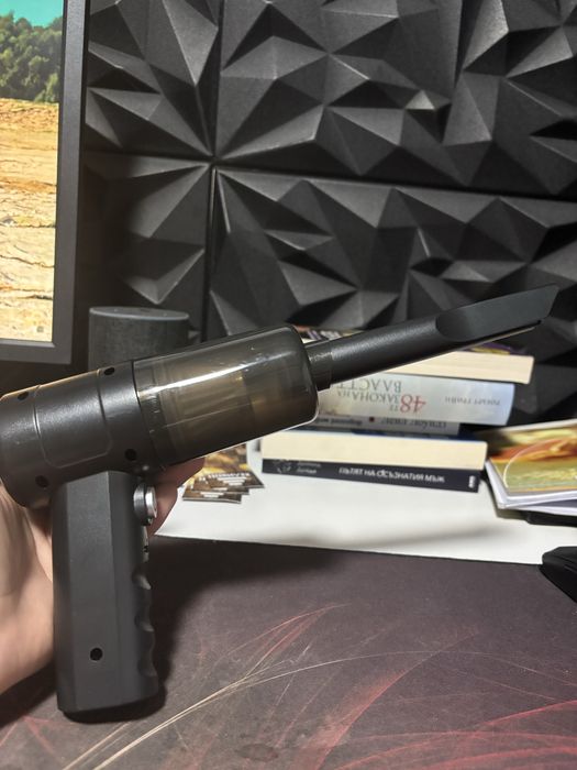 Малка прахосмукачка за кола или дом