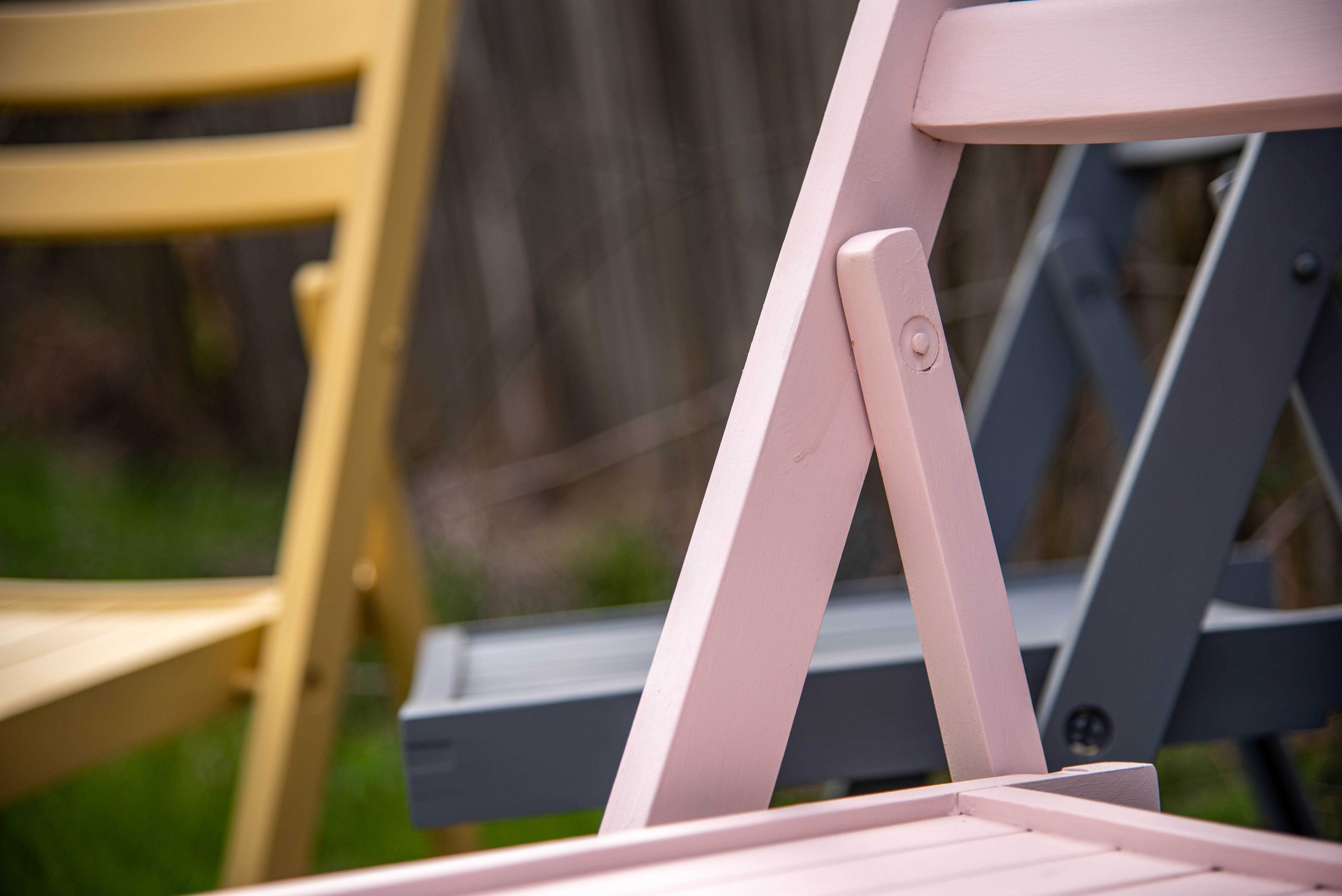Set 4 scaune pliante de gradina reconditionate din lemn masiv - pastel