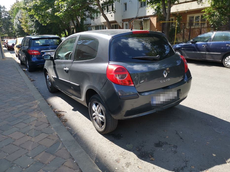 Vând renault clio 3 coupe