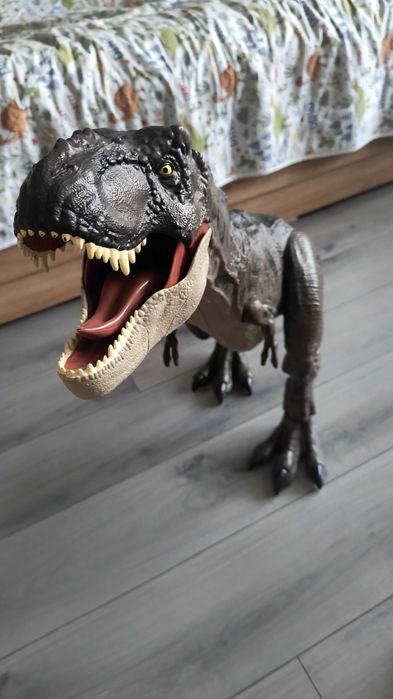 Динозавър Jurassic World 100см