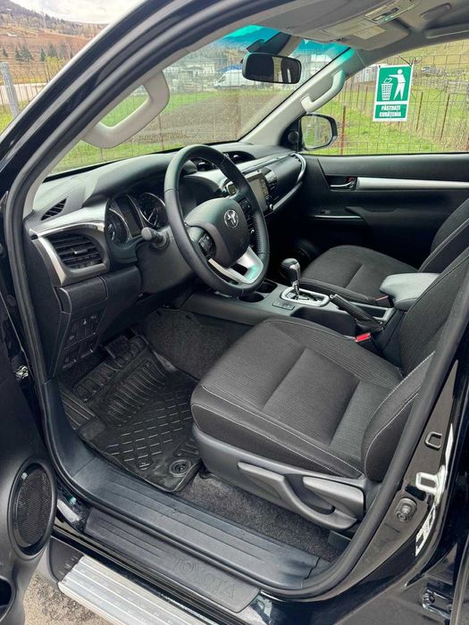 Toyota Hilux 2.8, automat
